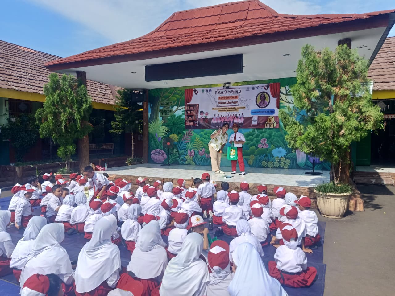 Wisata LiterAsyik Ke SDN Pekayon 03